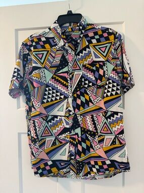 Massive Men's Multicolor Geo Short-Sleeve Casual Button-Down Shirt Festival M